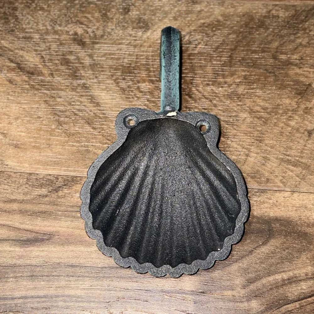 Cast Iron Beach Seashell Wall Hook Distressed Teal Scallop Shell 7x4